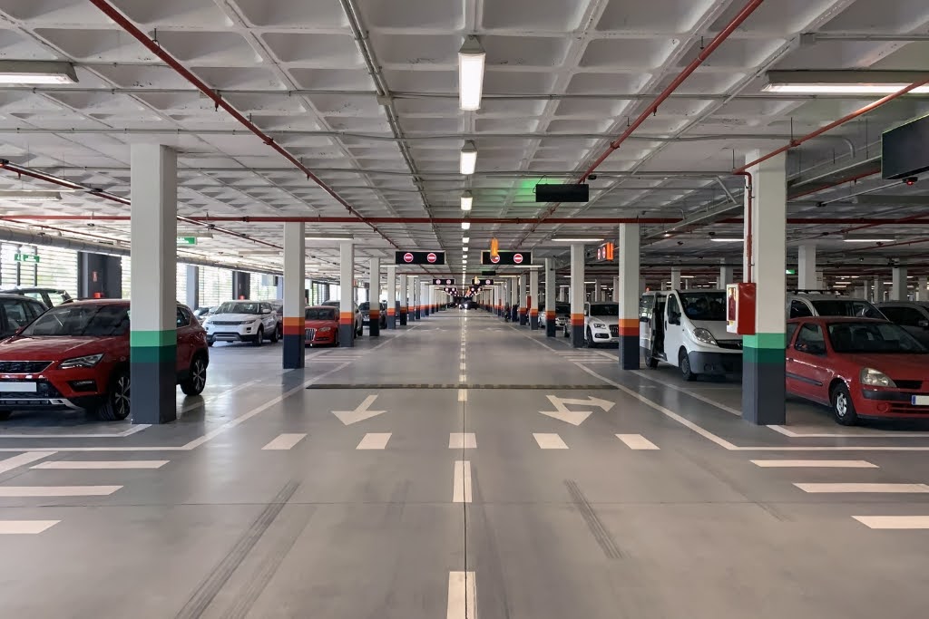 How Do Smart Parking Systems Improve Parking Efficiency Today?